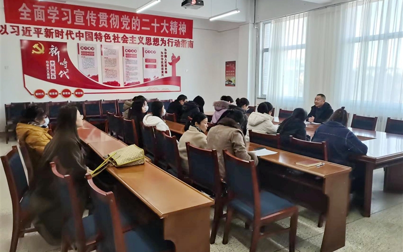 马克思主义学院召开学习贯彻习近平总书记“3.18”重要讲话精神座谈会